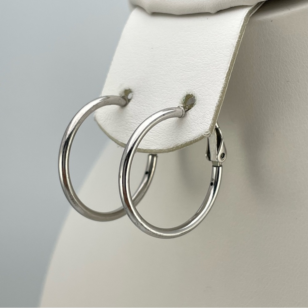Lightweight 925 Sterling Silver Classic Hoop Earrings with Latch Back